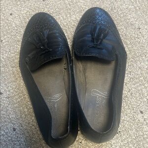 AEROSOLES Black Tassel Loafers
